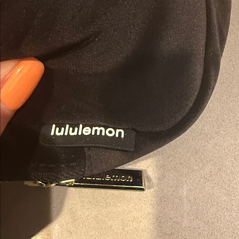 Lululemon Belt Bag - Picture 3 of 7